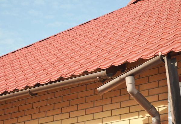 Loose Gutter Repair in Yuba City