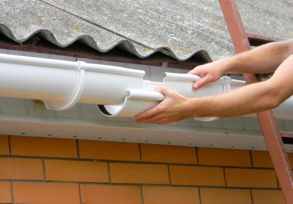 Cost of Gutter Hanging in Yuba City